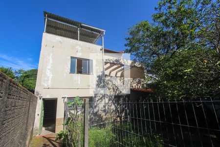 Casa à venda com 378m², 4 quartos e 2 vagasFundos