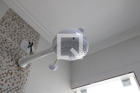 Casa de condomínio à venda com 130m², 3 quartos e 2 vagasChuveiro