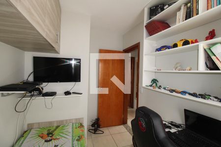 Casa de condomínio à venda com 130m², 3 quartos e 2 vagasQuarto 2 