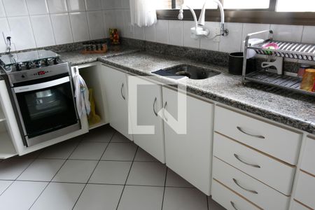 Apartamento à venda com 179m², 4 quartos e 2 vagas Apartamento à venda com 179m², 4 quartos e 2 vagasCozinha