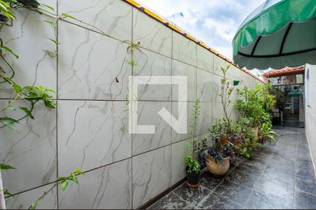 Casa à venda com 143m², 3 quartos e 2 vagas Casa à venda com 143m², 3 quartos e 2 vagasQuintal