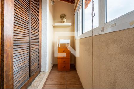 Casa à venda com 143m², 3 quartos e 2 vagas Casa à venda com 143m², 3 quartos e 2 vagasSacada do quarto 1