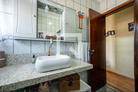 Casa à venda com 143m², 3 quartos e 2 vagas Casa à venda com 143m², 3 quartos e 2 vagasBanheiro