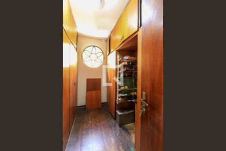 Casa à venda com 300m², 5 quartos e 4 vagas Casa à venda com 300m², 5 quartos e 4 vagasCloset da suíte 1