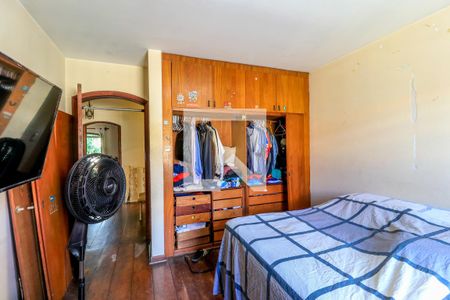 Casa à venda com 300m², 5 quartos e 4 vagas Casa à venda com 300m², 5 quartos e 4 vagasQuarto