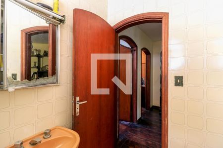 Casa à venda com 300m², 5 quartos e 4 vagas Casa à venda com 300m², 5 quartos e 4 vagasBanheiro