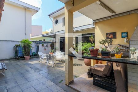 Casa à venda com 300m², 5 quartos e 4 vagas Casa à venda com 300m², 5 quartos e 4 vagasQuintal/Churrasqueira