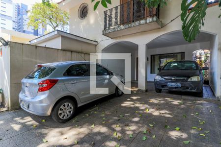 Casa à venda com 300m², 5 quartos e 4 vagas Casa à venda com 300m², 5 quartos e 4 vagasGaragem