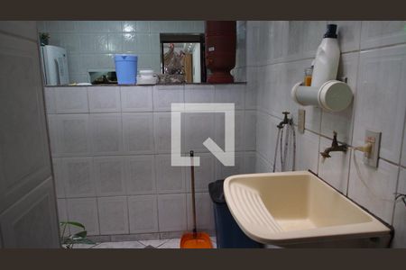 Casa à venda com 96m², 2 quartos e 1 vagaÁrea de Serviço