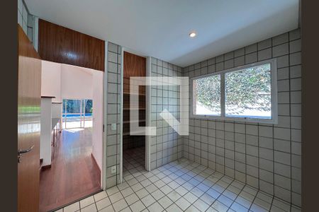 Casa à venda com 561m², 3 quartos e 4 vagasCopa