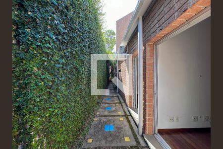 Casa à venda com 561m², 3 quartos e 4 vagasSacada Quartos