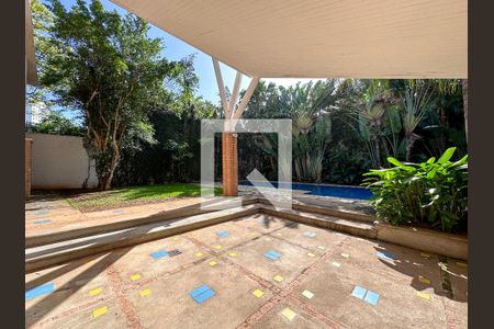 Casa à venda com 561m², 3 quartos e 4 vagasVaranda