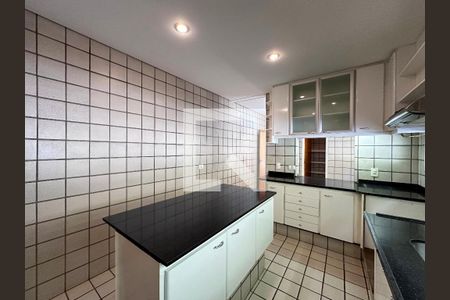 Casa à venda com 561m², 3 quartos e 4 vagasCozinha