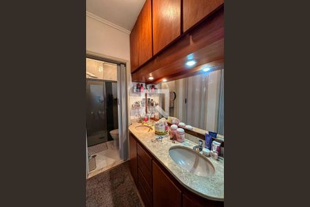 Apartamento à venda com 70m², 2 quartos e 1 vaga Apartamento à venda com 70m², 2 quartos e 1 vagaBanheiro