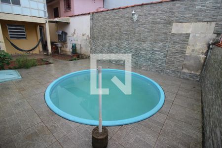 Casa à venda com 265m², 3 quartos e 3 vagas Casa à venda com 265m², 3 quartos e 3 vagasPiscina