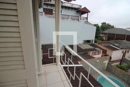 Casa à venda com 265m², 3 quartos e 3 vagas Casa à venda com 265m², 3 quartos e 3 vagasSacada do Quarto 3