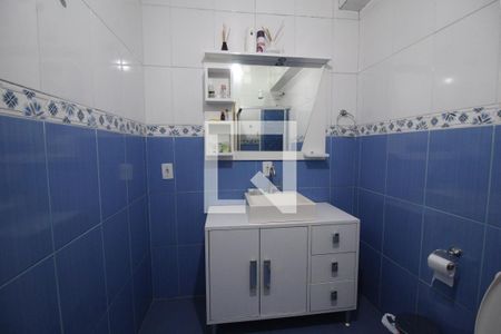 Casa à venda com 198m², 4 quartos e 2 vagasBanheiro 1