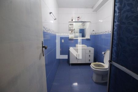 Casa à venda com 198m², 4 quartos e 2 vagasBanheiro 1