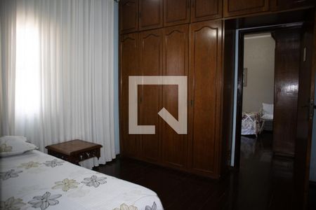 Casa à venda com 195m², 3 quartos e 2 vagas Casa à venda com 195m², 3 quartos e 2 vagasQuarto 2