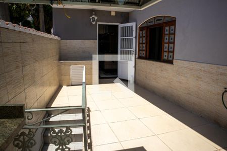 Casa à venda com 195m², 3 quartos e 2 vagas Casa à venda com 195m², 3 quartos e 2 vagasQuintal