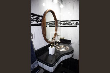 Casa à venda com 195m², 3 quartos e 2 vagas Casa à venda com 195m², 3 quartos e 2 vagasLavabo