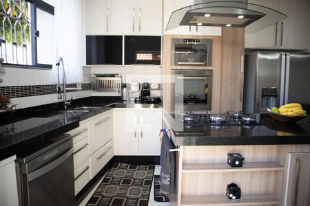 Casa à venda com 195m², 3 quartos e 2 vagas Casa à venda com 195m², 3 quartos e 2 vagasCozinha