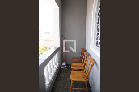 Casa à venda com 195m², 3 quartos e 2 vagas Casa à venda com 195m², 3 quartos e 2 vagasVaranda