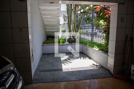 Casa à venda com 195m², 3 quartos e 2 vagas Casa à venda com 195m², 3 quartos e 2 vagasGaragem