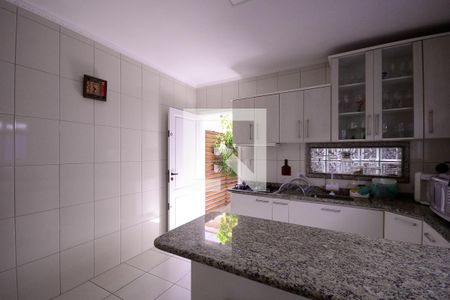 Casa à venda com 172m², 2 quartos e 2 vagasCozinha 