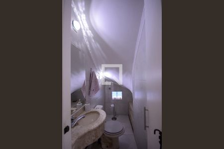 Casa à venda com 172m², 2 quartos e 2 vagasLavabo 