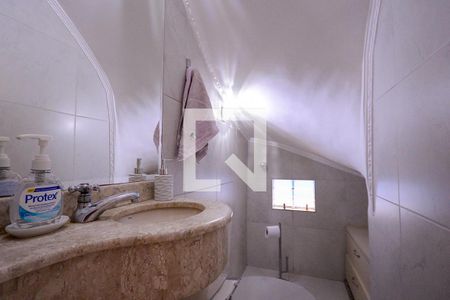 Casa à venda com 172m², 2 quartos e 2 vagasLavabo 