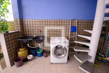 Casa à venda com 172m², 2 quartos e 2 vagasÁrea de Serviço/Lazer 