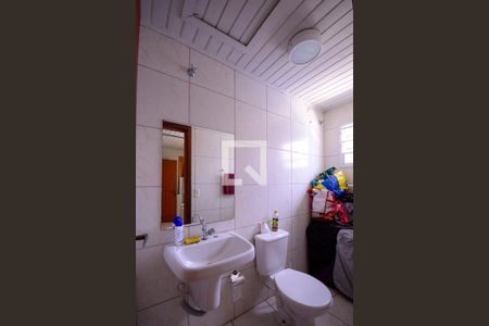 Casa à venda com 172m², 2 quartos e 2 vagasBanheiro Quarto 1/Escritório 