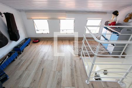 Casa à venda com 240m², 4 quartos e 5 vagas Casa à venda com 240m², 4 quartos e 5 vagasEscritório