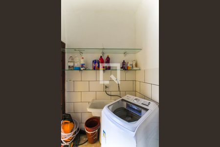 Casa à venda com 157m², 4 quartos e 2 vagas Casa à venda com 157m², 4 quartos e 2 vagasÁrea de Serviço 1