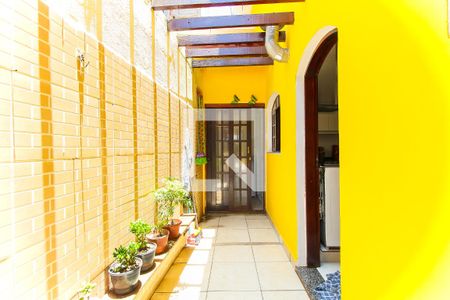 Casa à venda com 157m², 4 quartos e 2 vagas Casa à venda com 157m², 4 quartos e 2 vagasQuintal