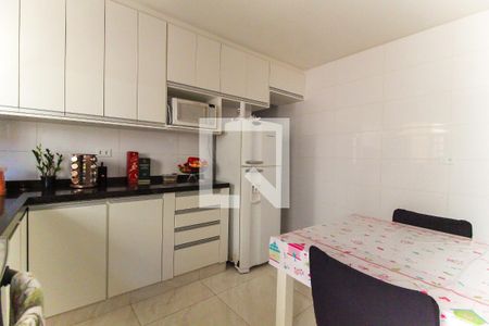 Casa à venda com 157m², 4 quartos e 2 vagas Casa à venda com 157m², 4 quartos e 2 vagasCozinha