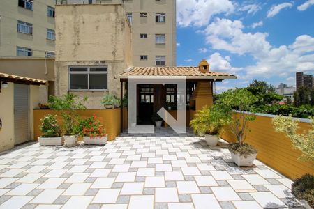 Apartamento à venda com 350m², 4 quartos e 2 vagas Apartamento à venda com 350m², 4 quartos e 2 vagasCobertura