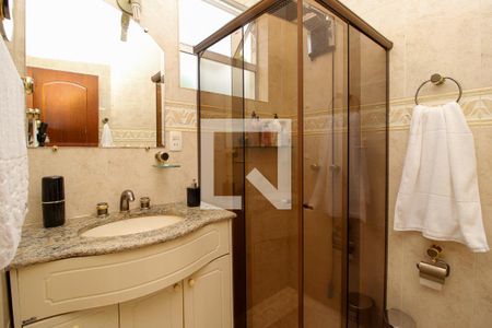 Apartamento à venda com 350m², 4 quartos e 2 vagas Apartamento à venda com 350m², 4 quartos e 2 vagasBanheiro Suite