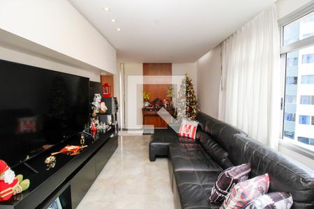 Apartamento à venda com 350m², 4 quartos e 2 vagas Apartamento à venda com 350m², 4 quartos e 2 vagasSala de TV