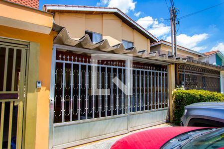 Casa à venda com 180m², 3 quartos e 2 vagasFachada