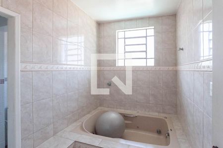 Casa à venda com 350m², 4 quartos e 3 vagas Casa à venda com 350m², 4 quartos e 3 vagasBanheiro da suíte