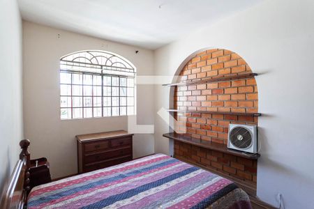 Casa à venda com 350m², 4 quartos e 3 vagas Casa à venda com 350m², 4 quartos e 3 vagasQuarto 2