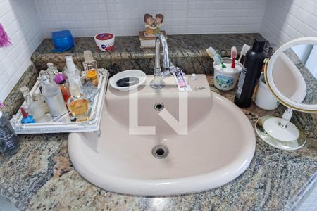 Casa à venda com 350m², 4 quartos e 3 vagas Casa à venda com 350m², 4 quartos e 3 vagasBanheiro da suíte