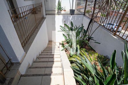 Casa à venda com 350m², 4 quartos e 3 vagas Casa à venda com 350m², 4 quartos e 3 vagasEntrada/Varanda