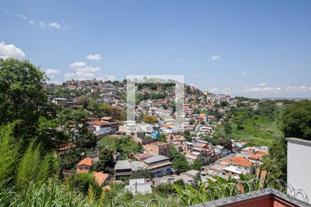Casa à venda com 350m², 4 quartos e 3 vagas Casa à venda com 350m², 4 quartos e 3 vagasVista da varanda área gourmet
