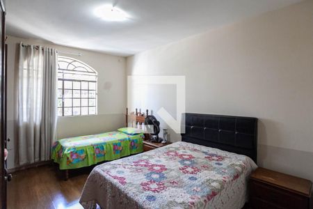 Casa à venda com 350m², 4 quartos e 3 vagas Casa à venda com 350m², 4 quartos e 3 vagasQuarto 3