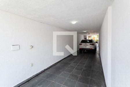 Casa à venda com 350m², 4 quartos e 3 vagas Casa à venda com 350m², 4 quartos e 3 vagasGaragem