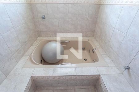 Casa à venda com 350m², 4 quartos e 3 vagas Casa à venda com 350m², 4 quartos e 3 vagasBanheiro da suíte