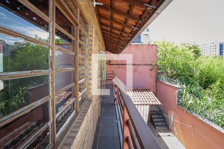 Casa à venda com 350m², 4 quartos e 3 vagas Casa à venda com 350m², 4 quartos e 3 vagasVaranda área gourmet